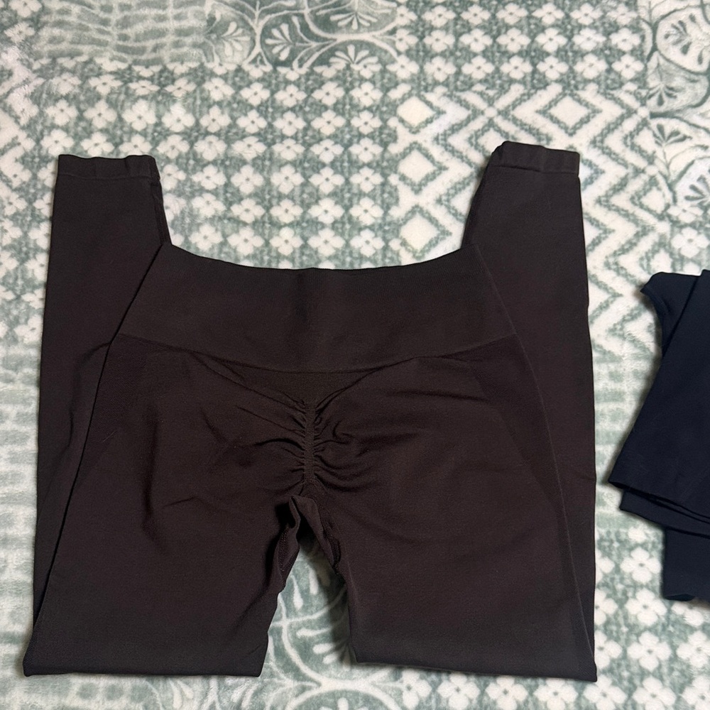 Black Ruched High-Waist Leggings - Women